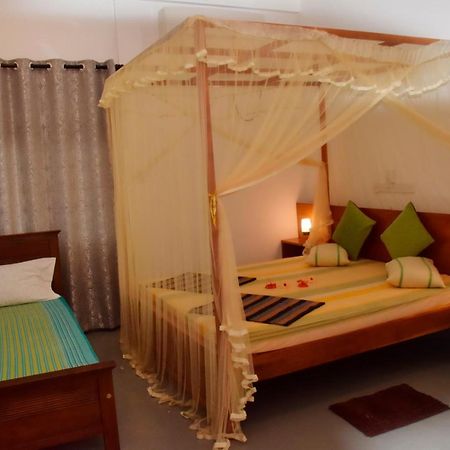 Mira Whales Resort Mirissa Exterior photo