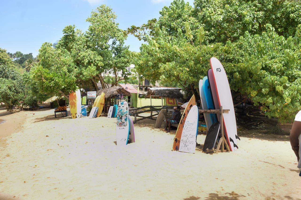 Mira Whales Resort Mirissa Exterior photo
